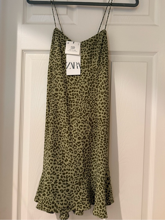Zara Dresses & Skirts - NWT! Zara Olive Green Cheetah Print Dress. Size Medium